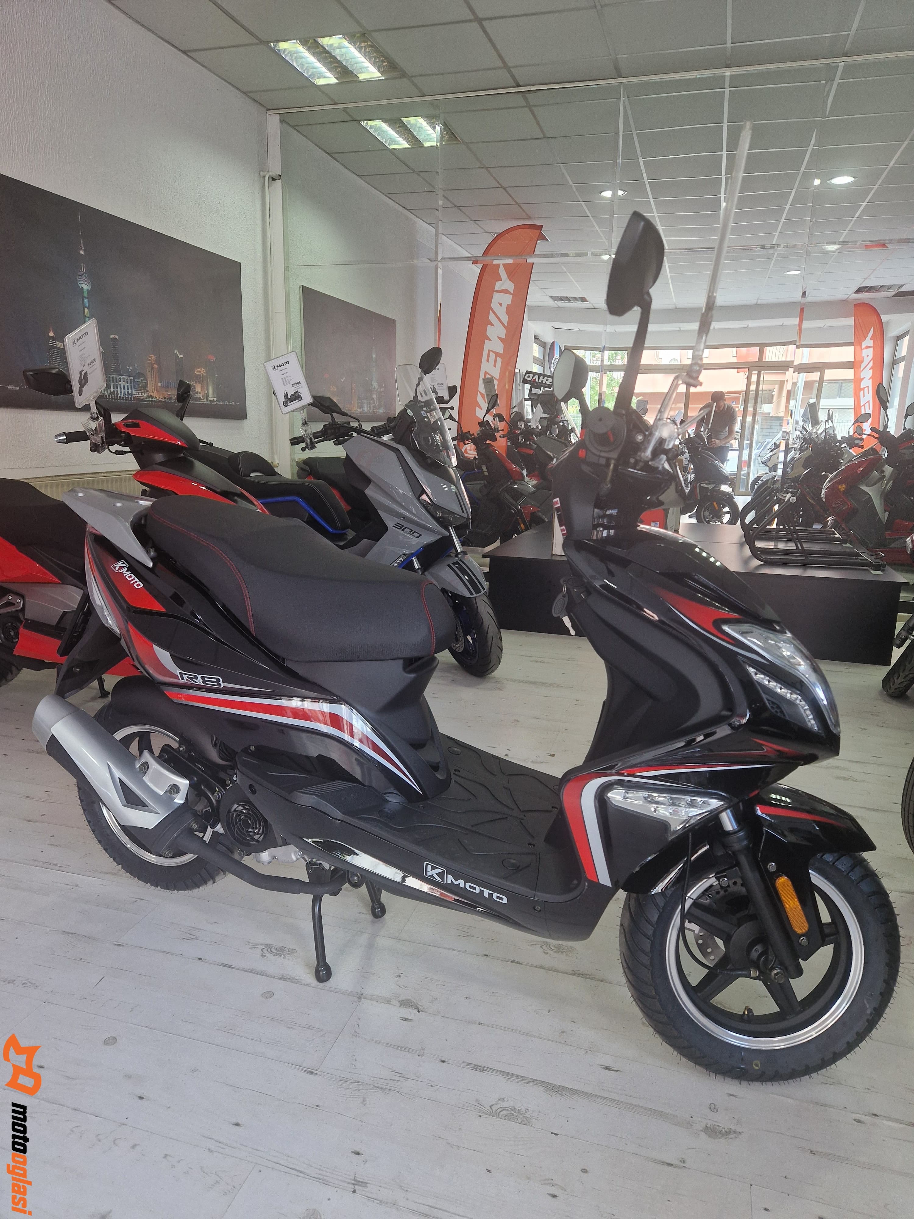 K-MOTO R8 2025